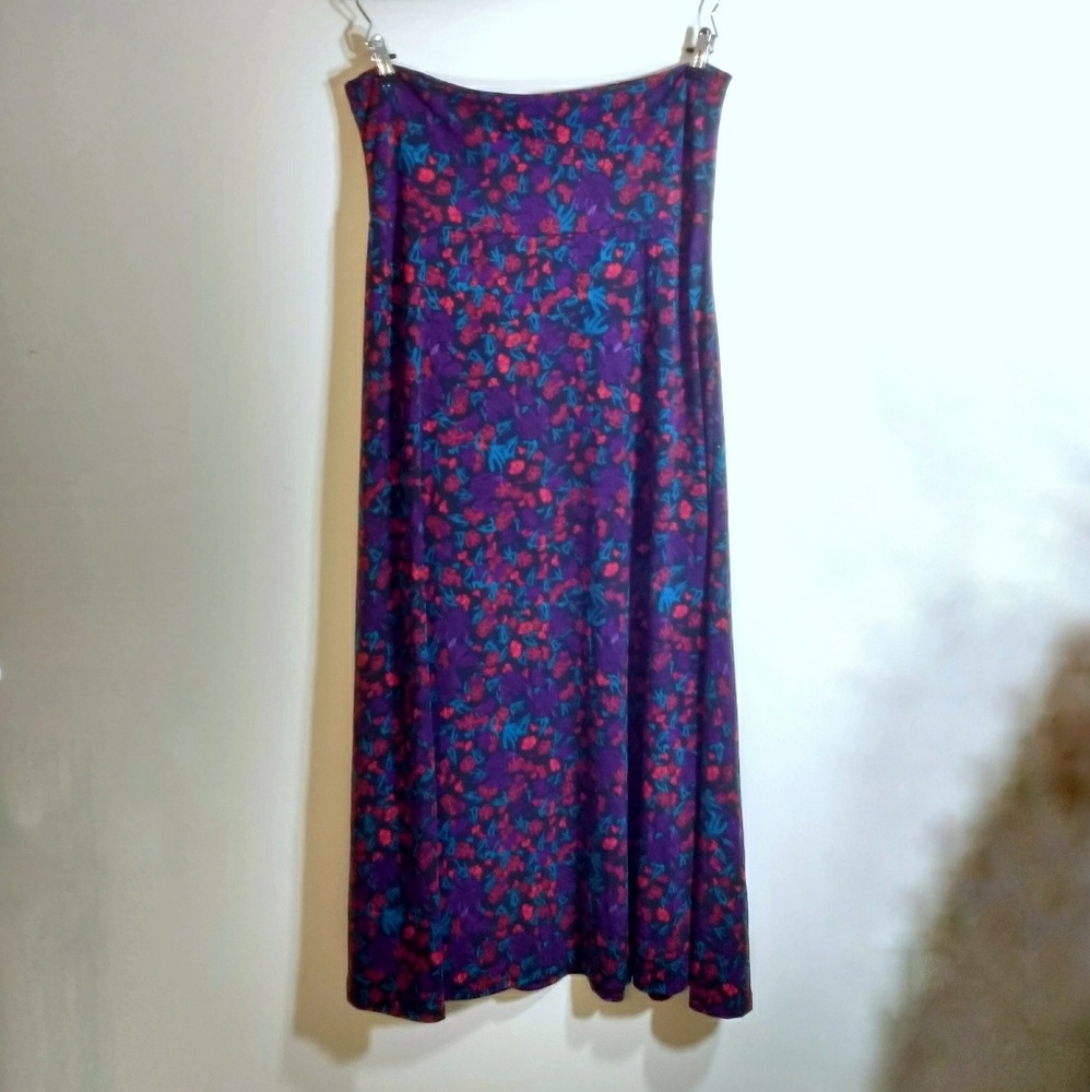 LuLaRoe XL maxi. Black background.